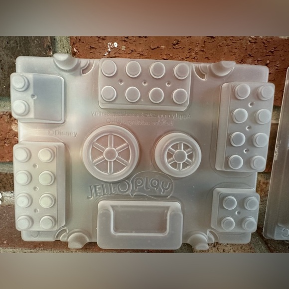 Jell-O Play Building Block Molds 3 Piece Clear Multiple Uses Wheels Couch Blocks - Picture 2 of 8